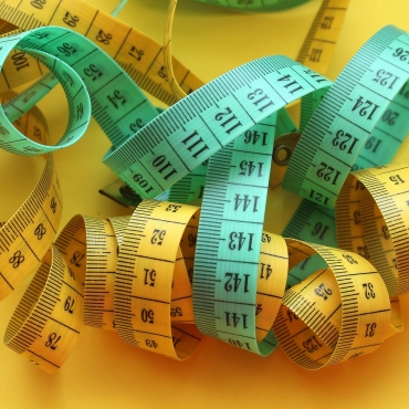 The length of the Qamis (Kurta) of the Prophet