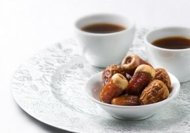 Is it mustahab to eat dates in Suhur?