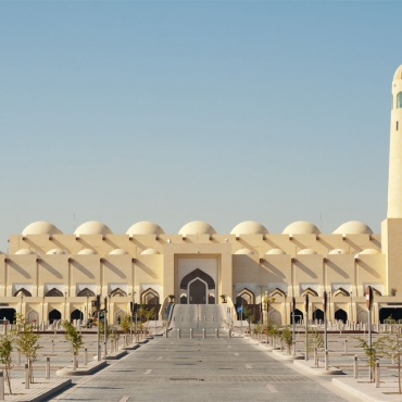 Can woman in menses enter Masjid courtyard?