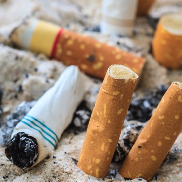 Does smoking cigarettes necessitate Kaffarah?