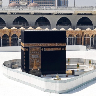Coronavirus and Umrah: two scenarios
