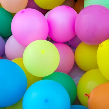 Blowing balloons does not break the fast